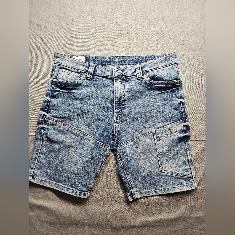 Bermuda shorts by Jeaniologie mens fade out wash size 32 stretch